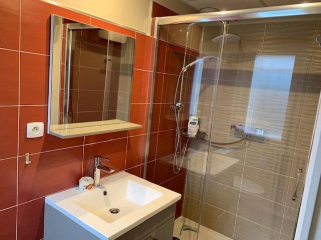 Chambre Independante Chez Particuliers Avec Salle De Bain Privative Anse Bagian luar foto